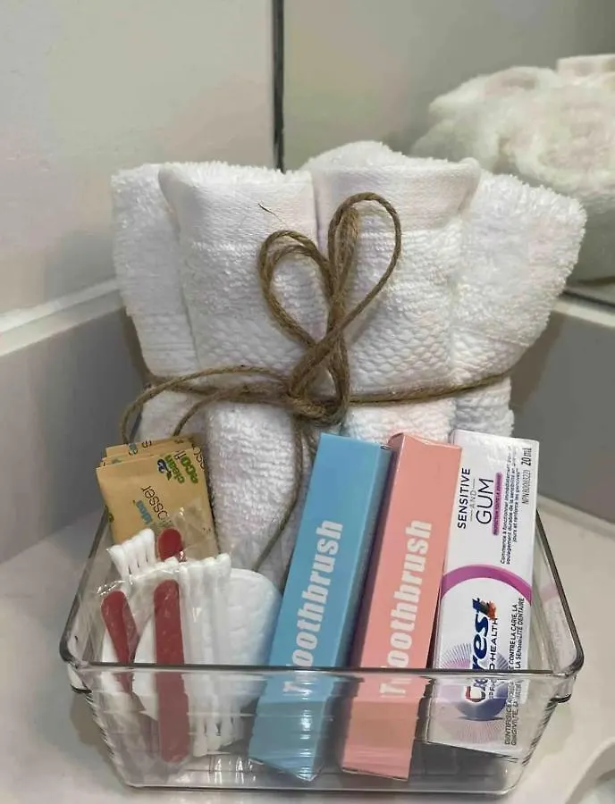 1Br Condo Dwtn Toronto - Free Parking, Gym & Pool अपार्टमेंट